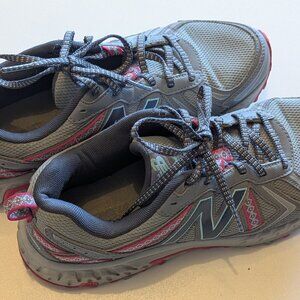 New Balance Women's WT410CS5 v5 Trail‎ Running Shoes